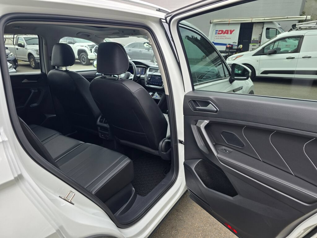 Used 2022 Volkswagen Tiguan SE AWD/4WD image 13