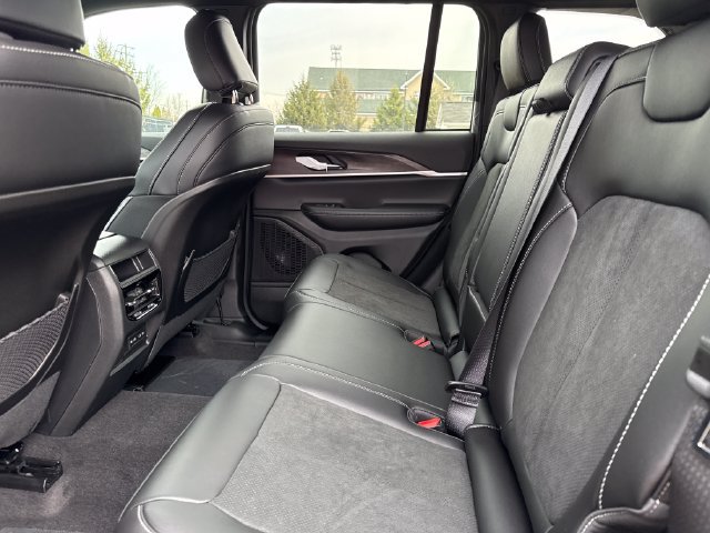 New 2026 Jeep Grand Cherokee Altitude AWD/4WD image 22