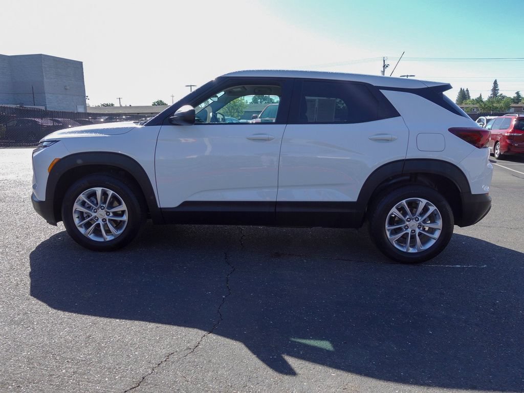 Used 2025 Chevrolet TrailBlazer LS w/ LS Convenience Package FWD image 6
