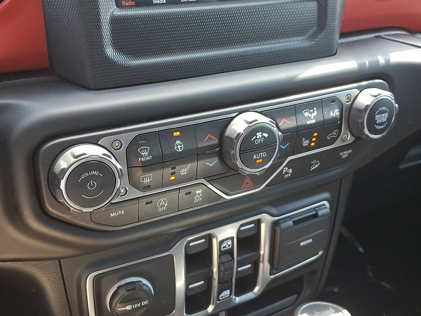 Certified 2021 Jeep Wrangler Unlimited Rubicon w/ LED Lighting Group AWD/4WD image 24