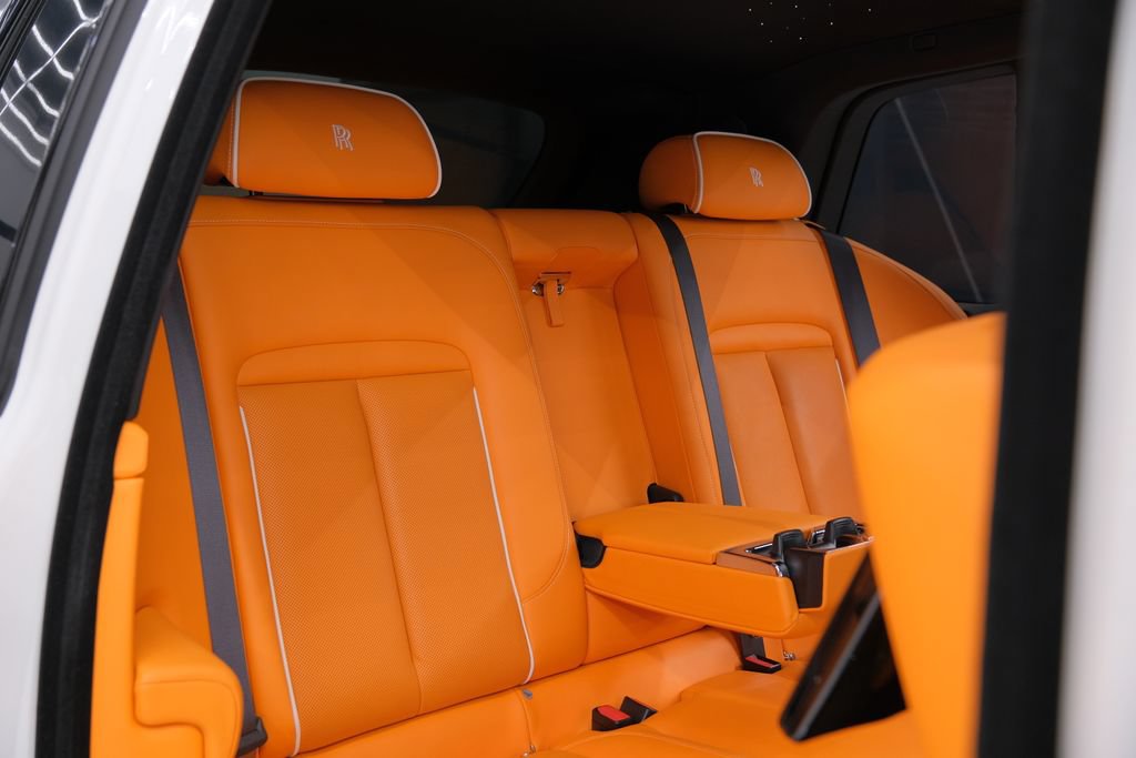 Used 2025 Rolls-Royce Cullinan Black Badge AWD/4WD image 28