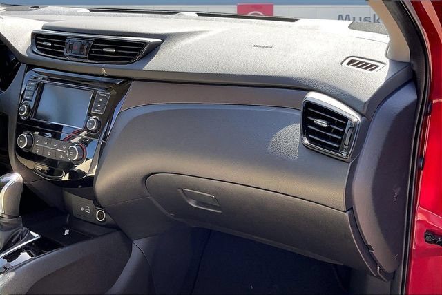 Used 2022 Nissan Rogue Sport S FWD image 25