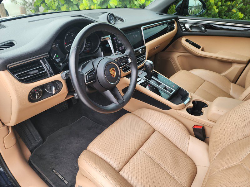 Used 2023 Porsche Macan image 12