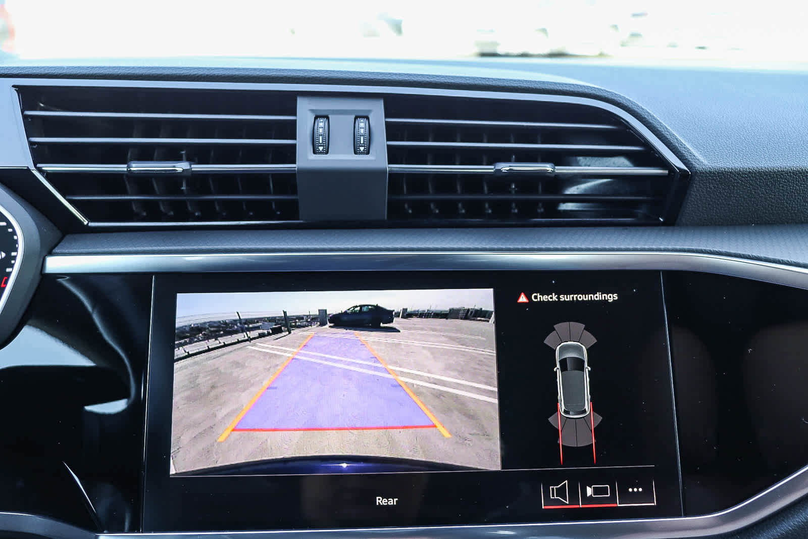 Used 2025 Audi Q3 2.0T Premium w/ Convenience Package image 34