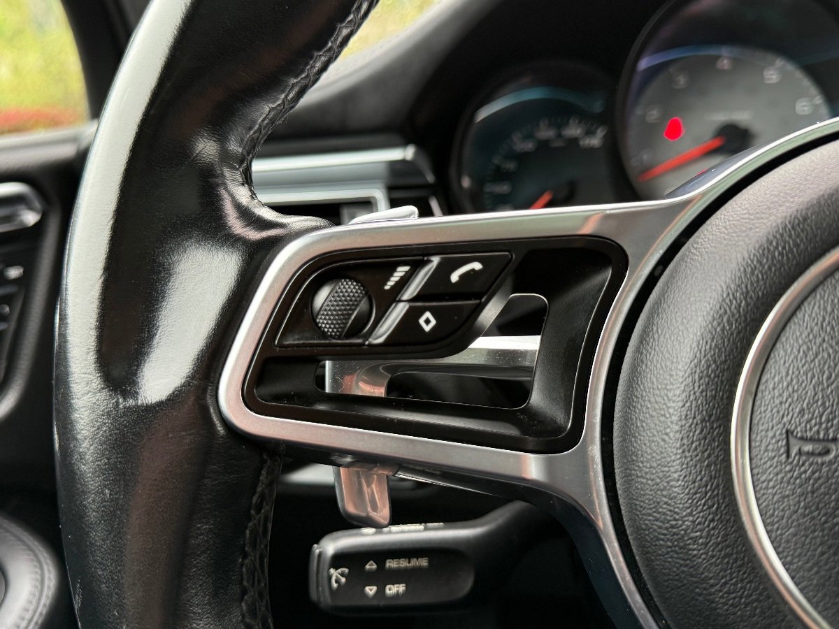 Used 2015 Porsche Macan S AWD/4WD image 25