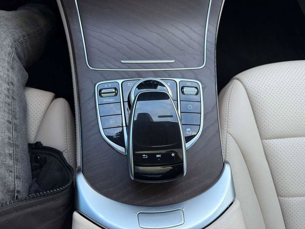 Used 2019 Mercedes-Benz GLC 350e 4MATIC image 26