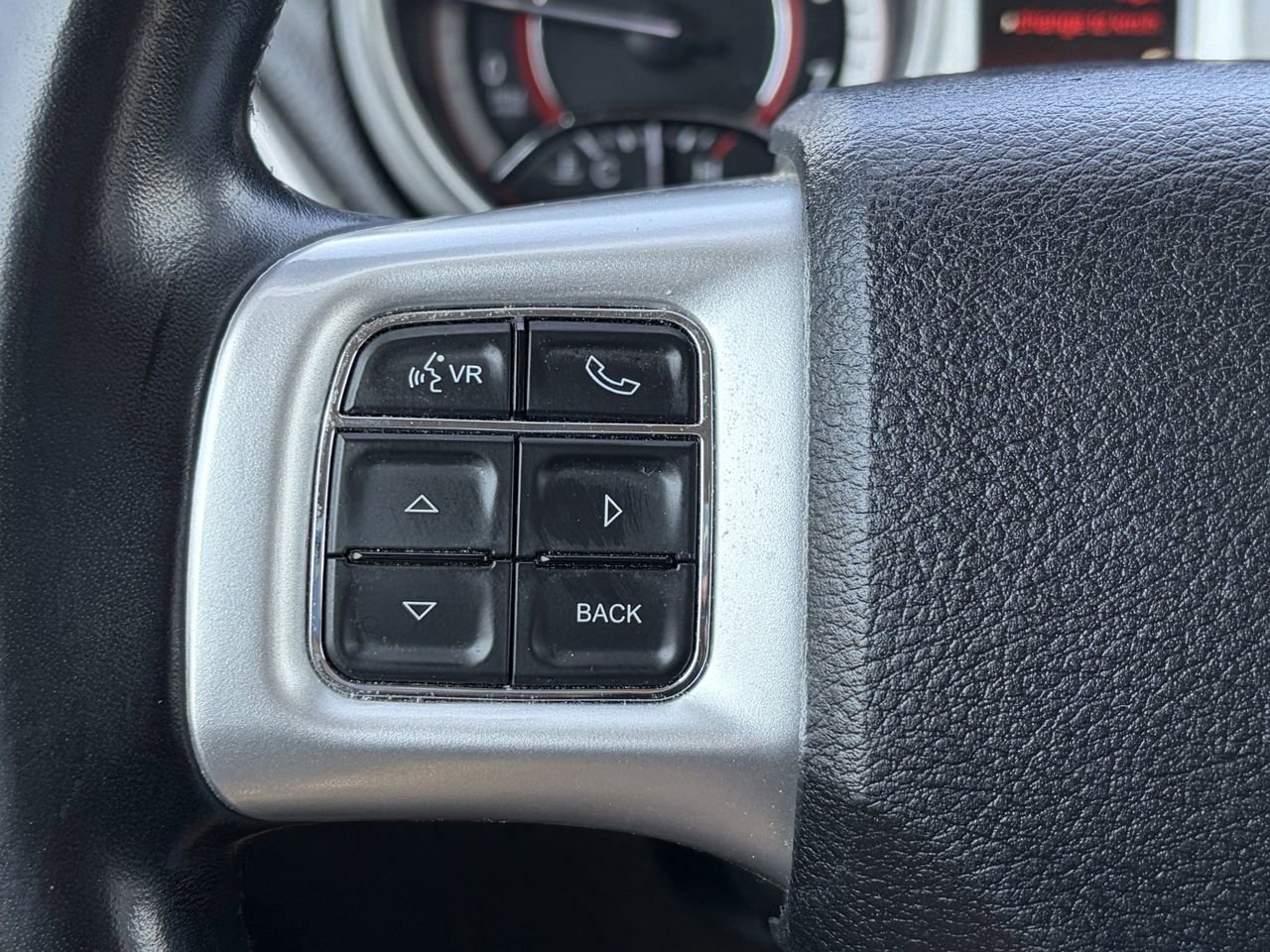 Used 2020 Dodge Journey SE w/ SE Popular Equipment Group FWD image 17