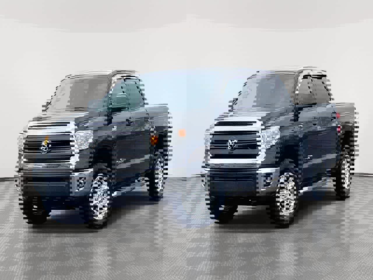 Used 2015 Toyota Tundra SR5 w/ SR5 Upgrade Package image 1