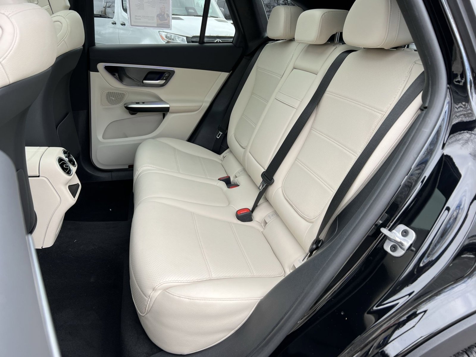 Certified 2024 Mercedes-Benz GLC 300 4MATIC image 23