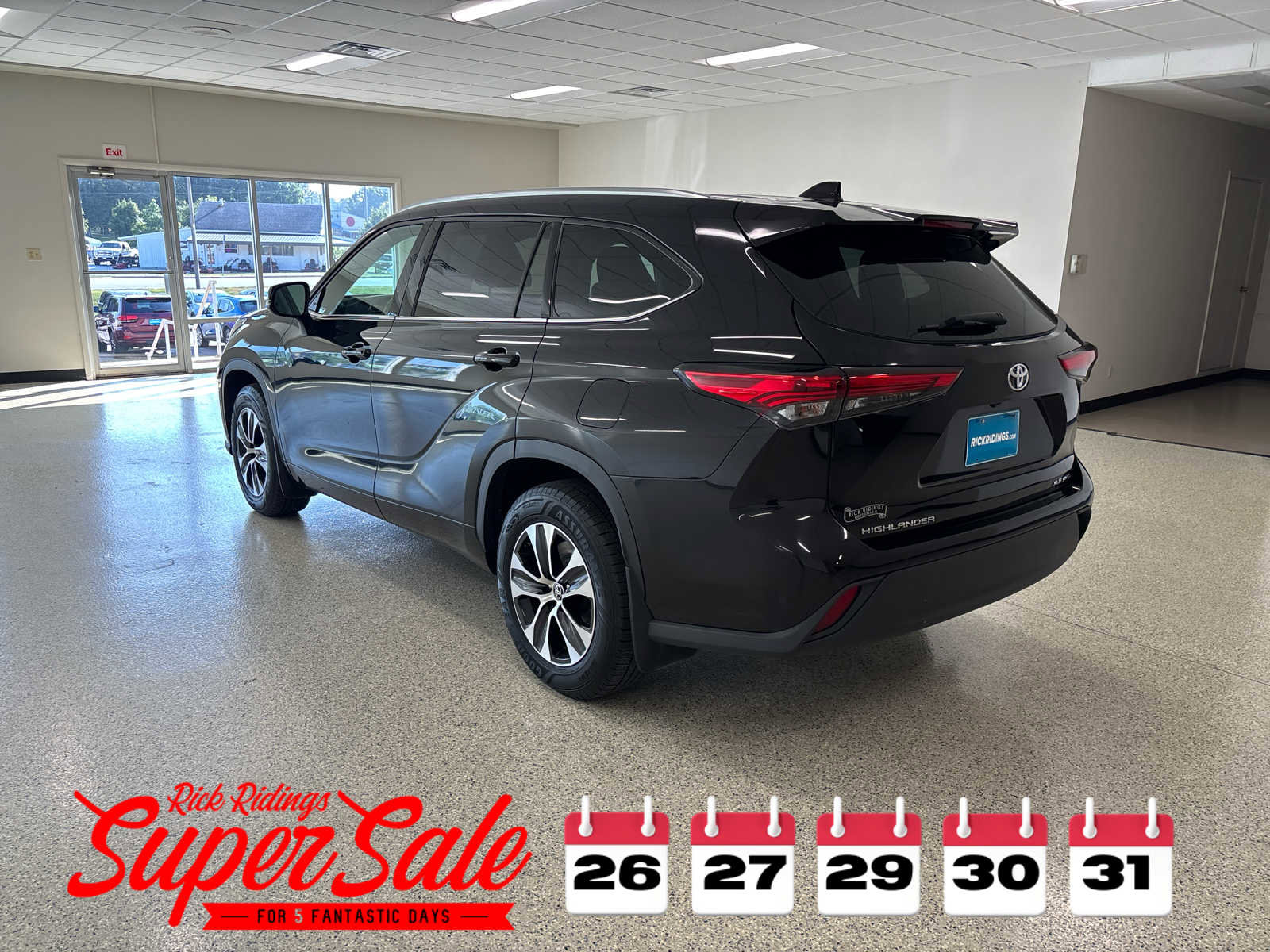 Used 2020 Toyota Highlander XLE image 7