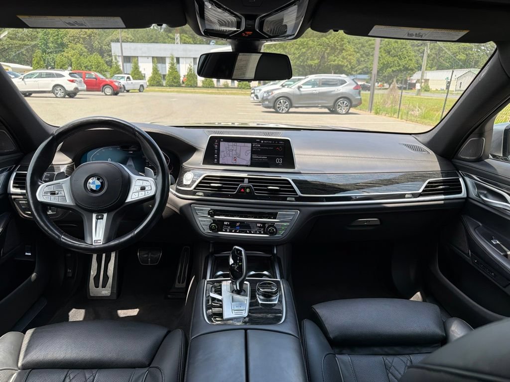 Used 2022 BMW 750Li xDrive AWD/4WD image 8