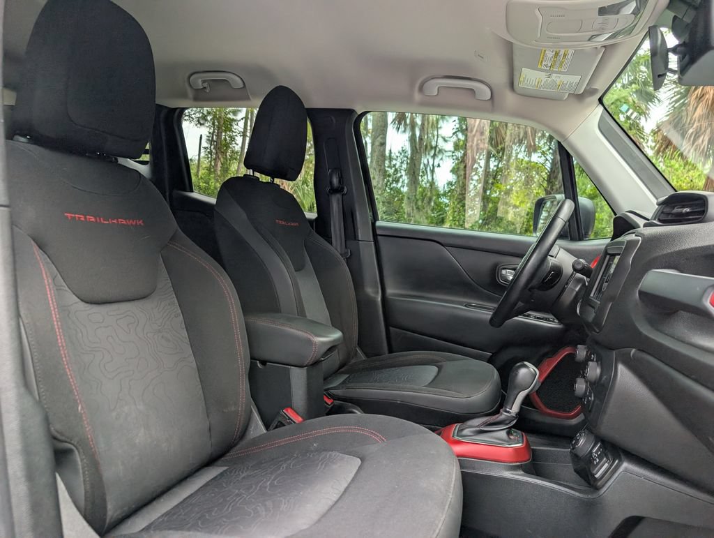 Used 2019 Jeep Renegade Trailhawk AWD/4WD image 18