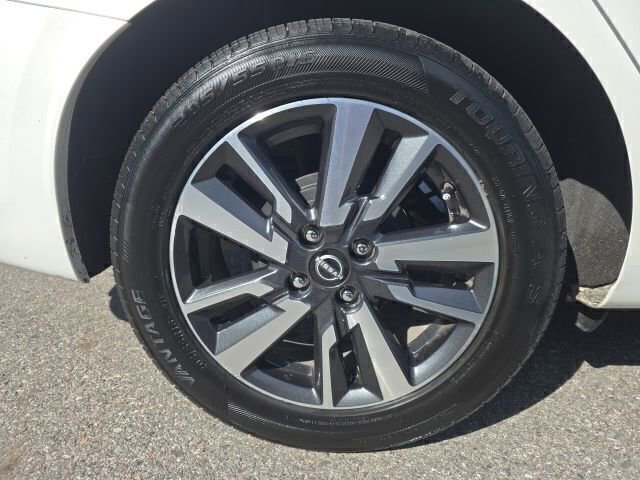 Used 2024 Nissan Versa SV image 8