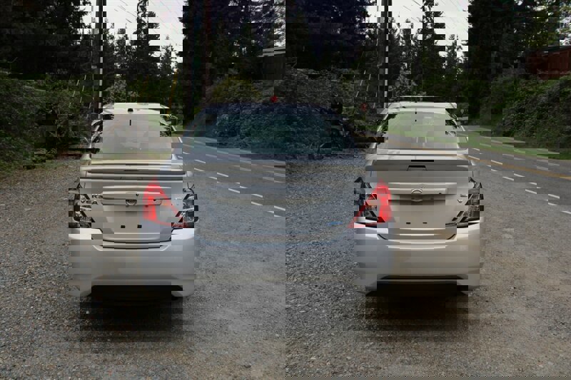 Used 2015 Nissan Versa SV FWD image 10