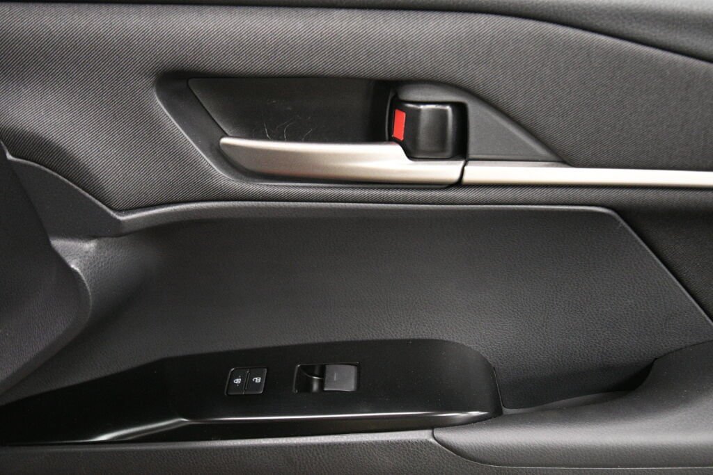 Used 2026 Toyota Camry LE FWD image 27