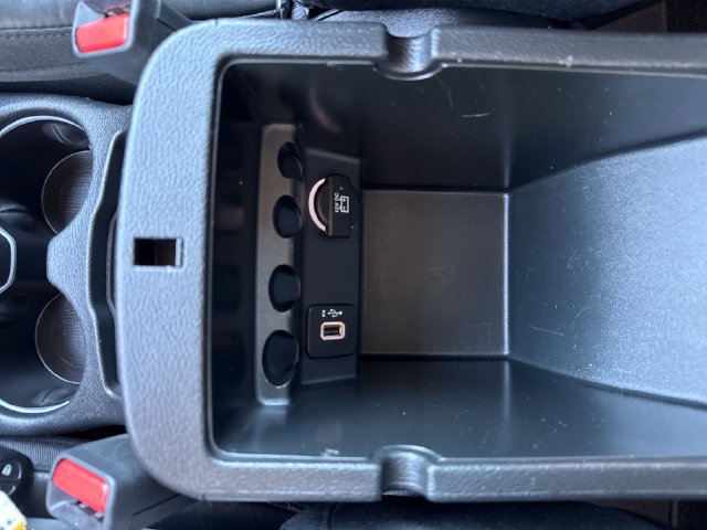 Used 2019 Jeep Cherokee Limited w/ Technology Group AWD/4WD image 25
