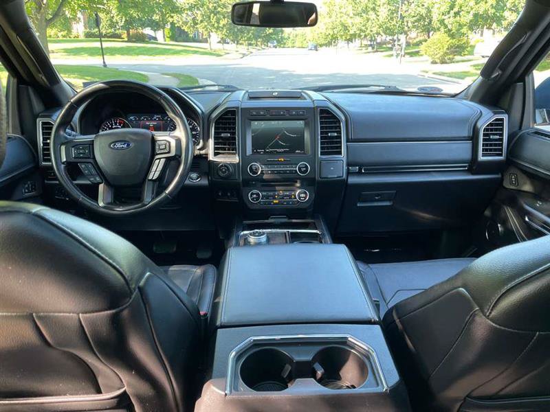 Used 2018 Ford Expedition Limited w/ Equipment Group 302A AWD/4WD image 8