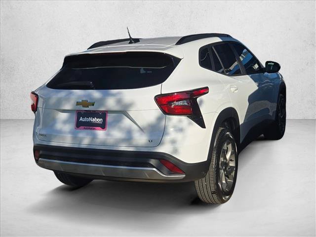 New 2026 Chevrolet Trax LT w/ Sunroof Package FWD image 3