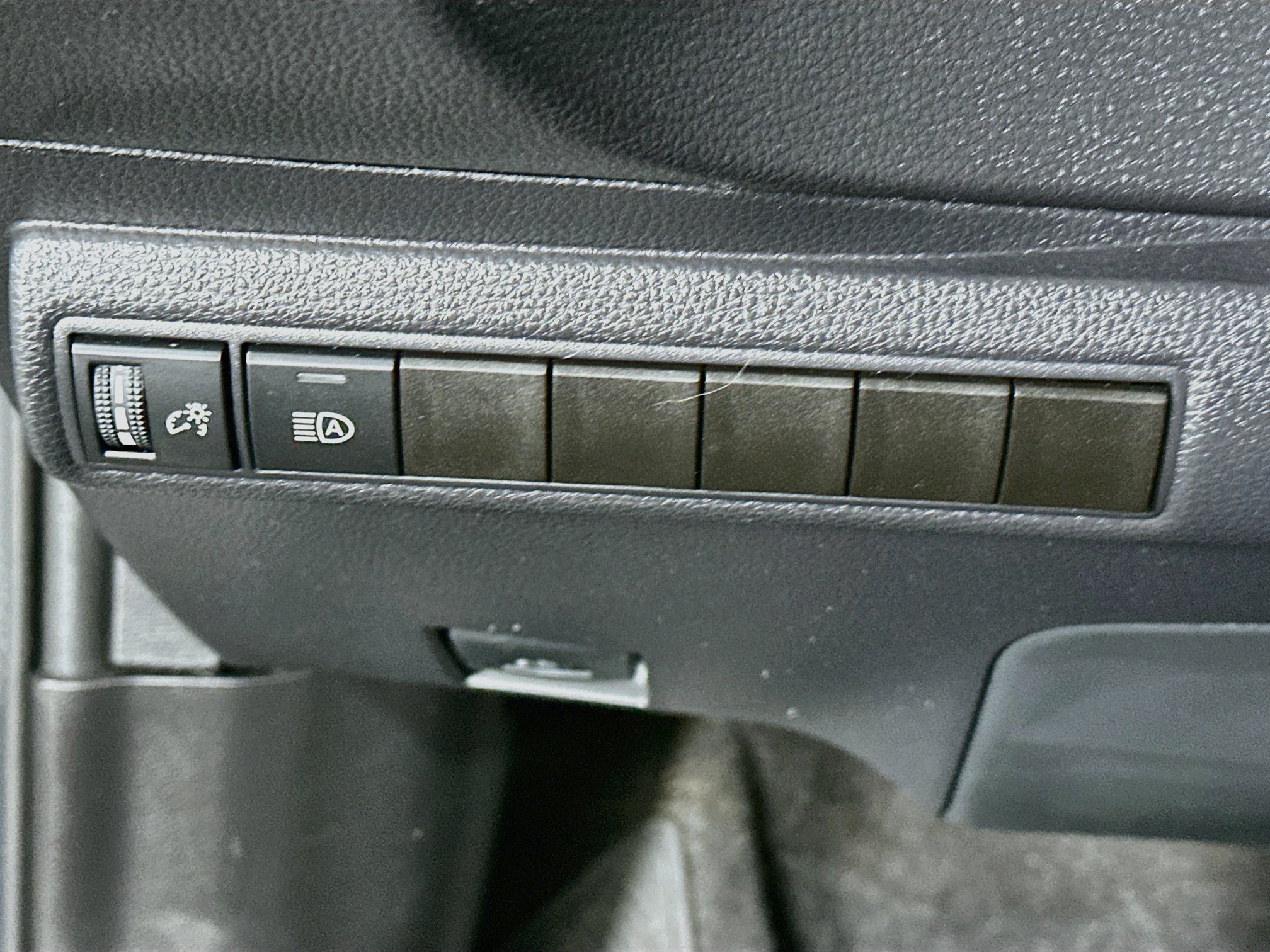 Used 2025 Toyota Corolla LE FWD image 16