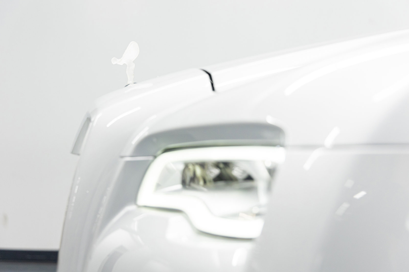 Used 2017 Rolls-Royce Dawn image 15