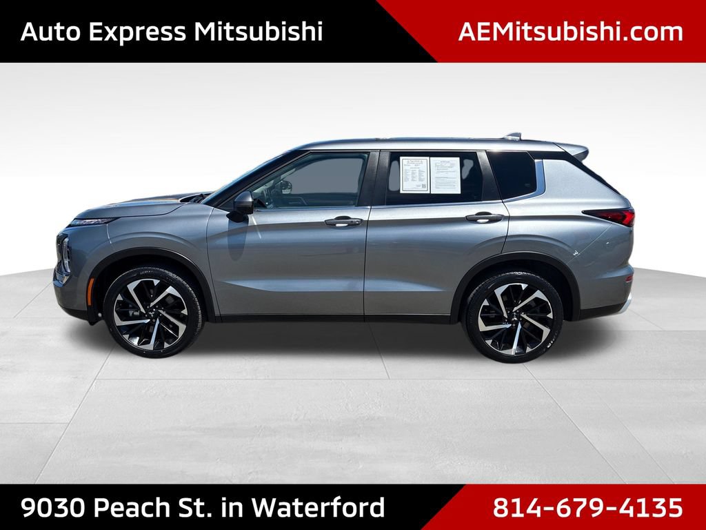 Used 2023 Mitsubishi Outlander SE AWD/4WD image 4
