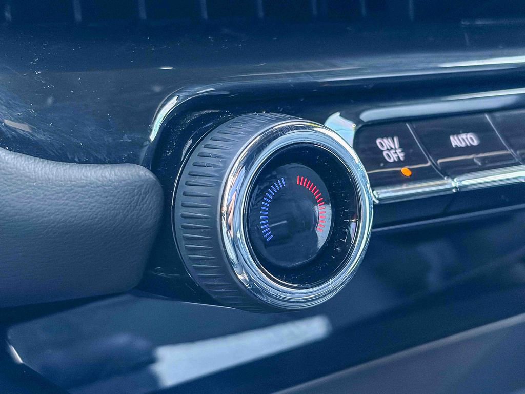 Used 2025 Chevrolet Tahoe LT image 26