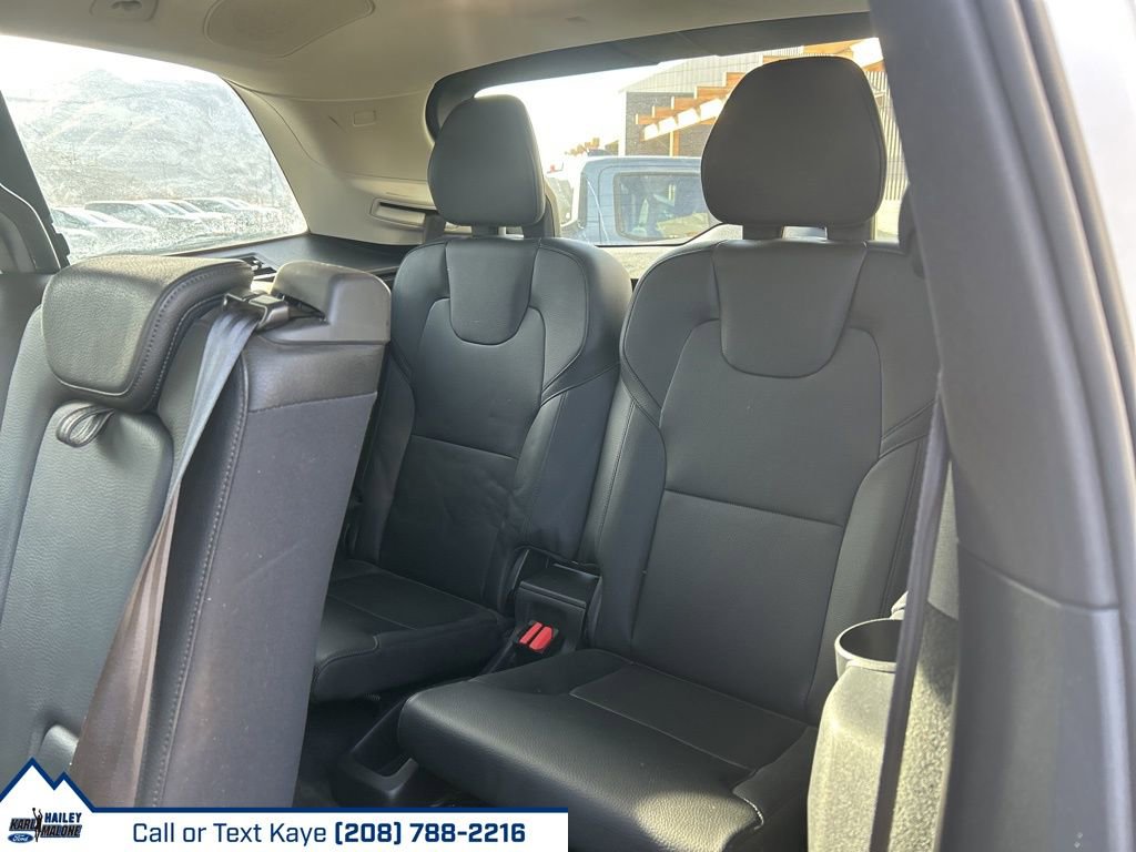 Used 2016 Volvo XC90 T6 Momentum w/ Momentum Plus Package image 11