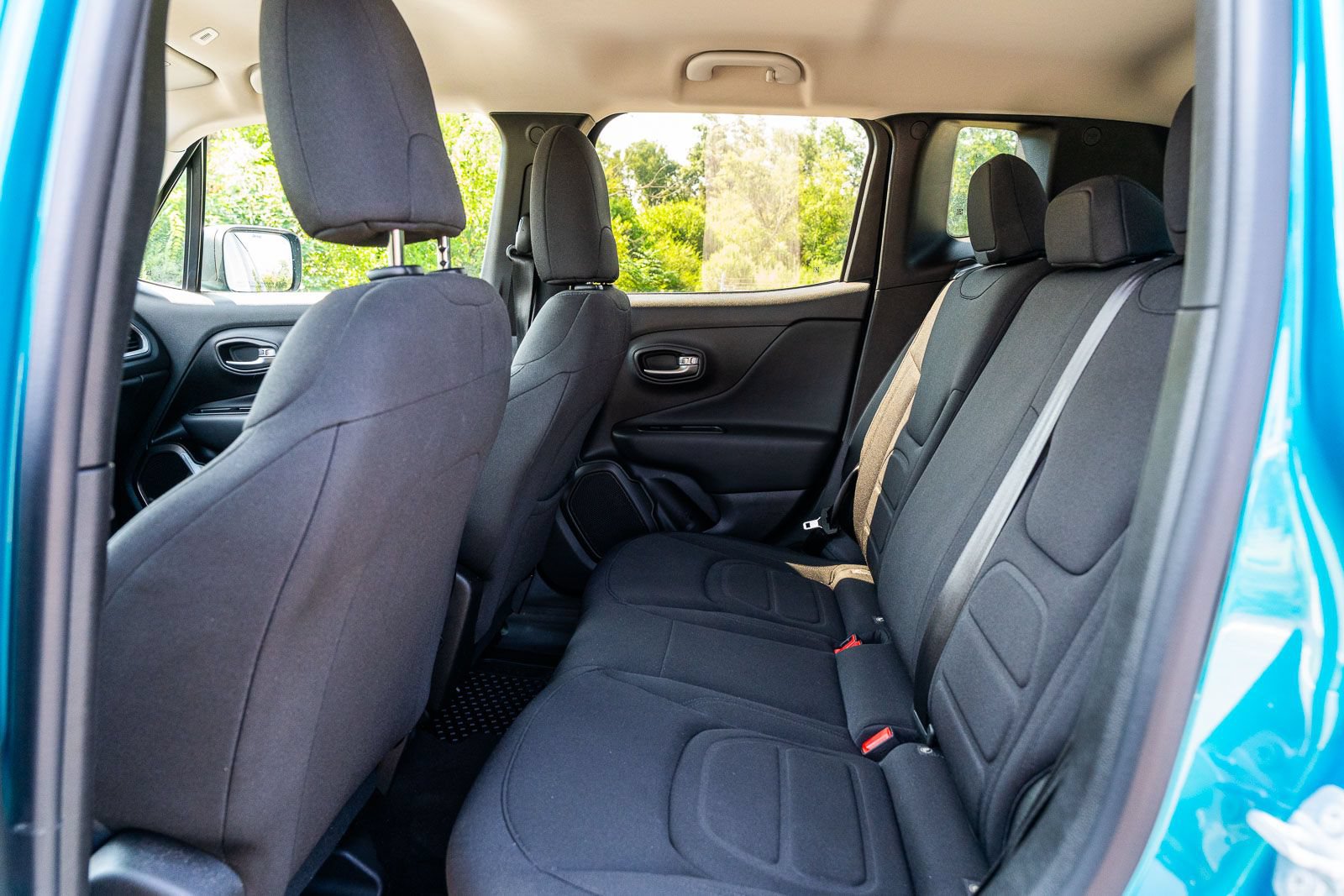 Used 2022 Jeep Renegade Latitude AWD/4WD image 16