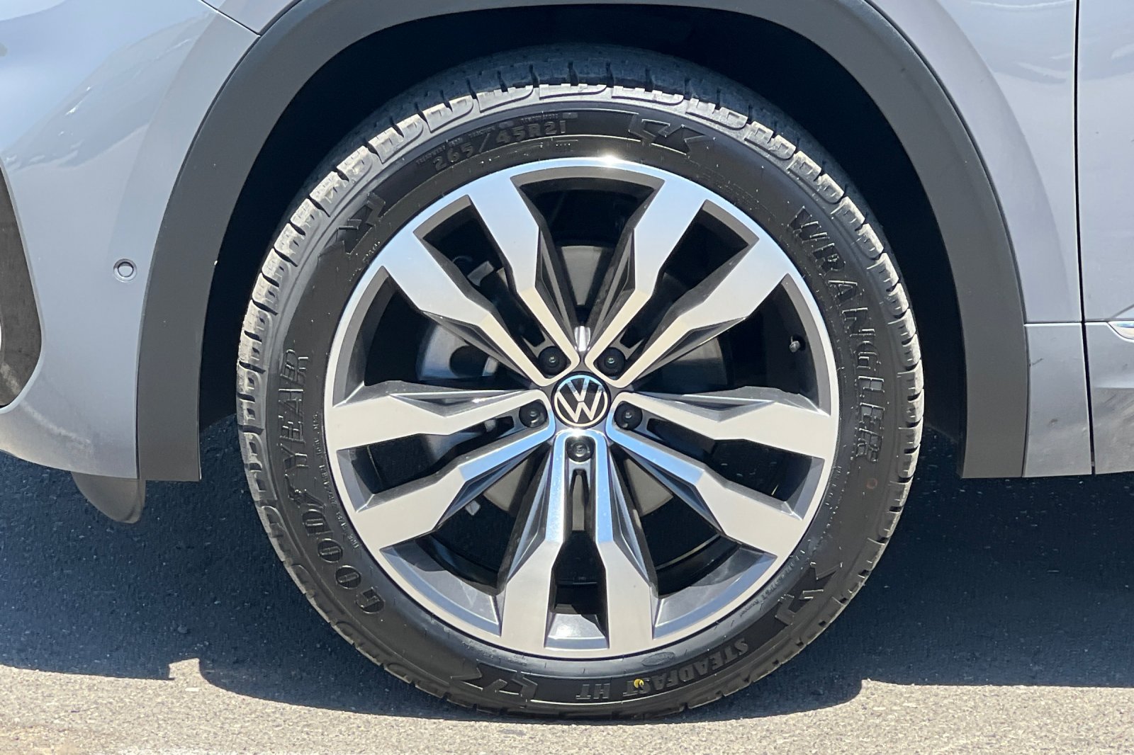 Used 2021 Volkswagen Atlas Cross Sport SEL Premium R-Line AWD/4WD image 28