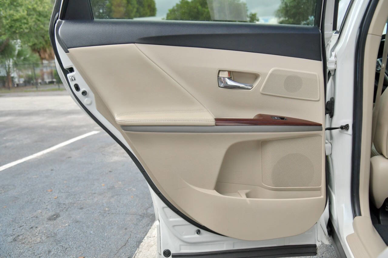 Used 2013 Toyota Venza Limited w/ Tow Prep Pkg image 10