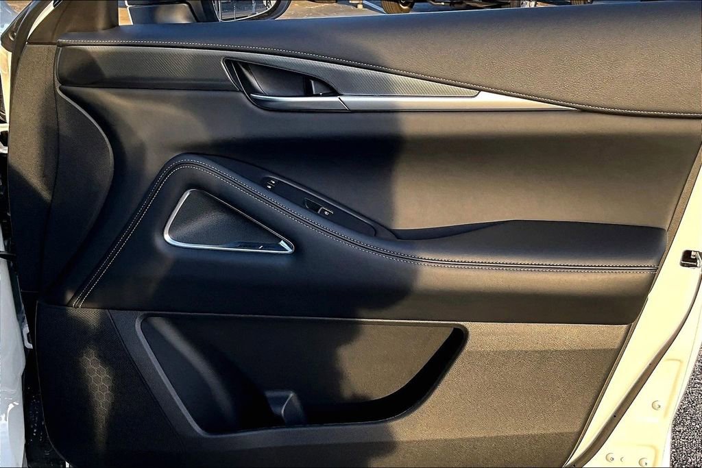 Certified 2025 INFINITI QX60 Luxe w/ Vision Package image 25