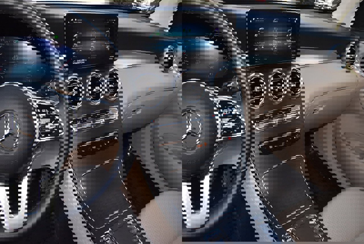 Used 2022 Mercedes-Benz GLC 300 image 26