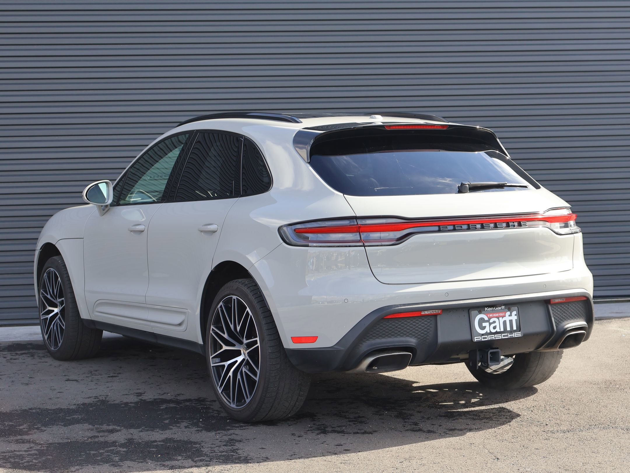 Used 2022 Porsche Macan image 3