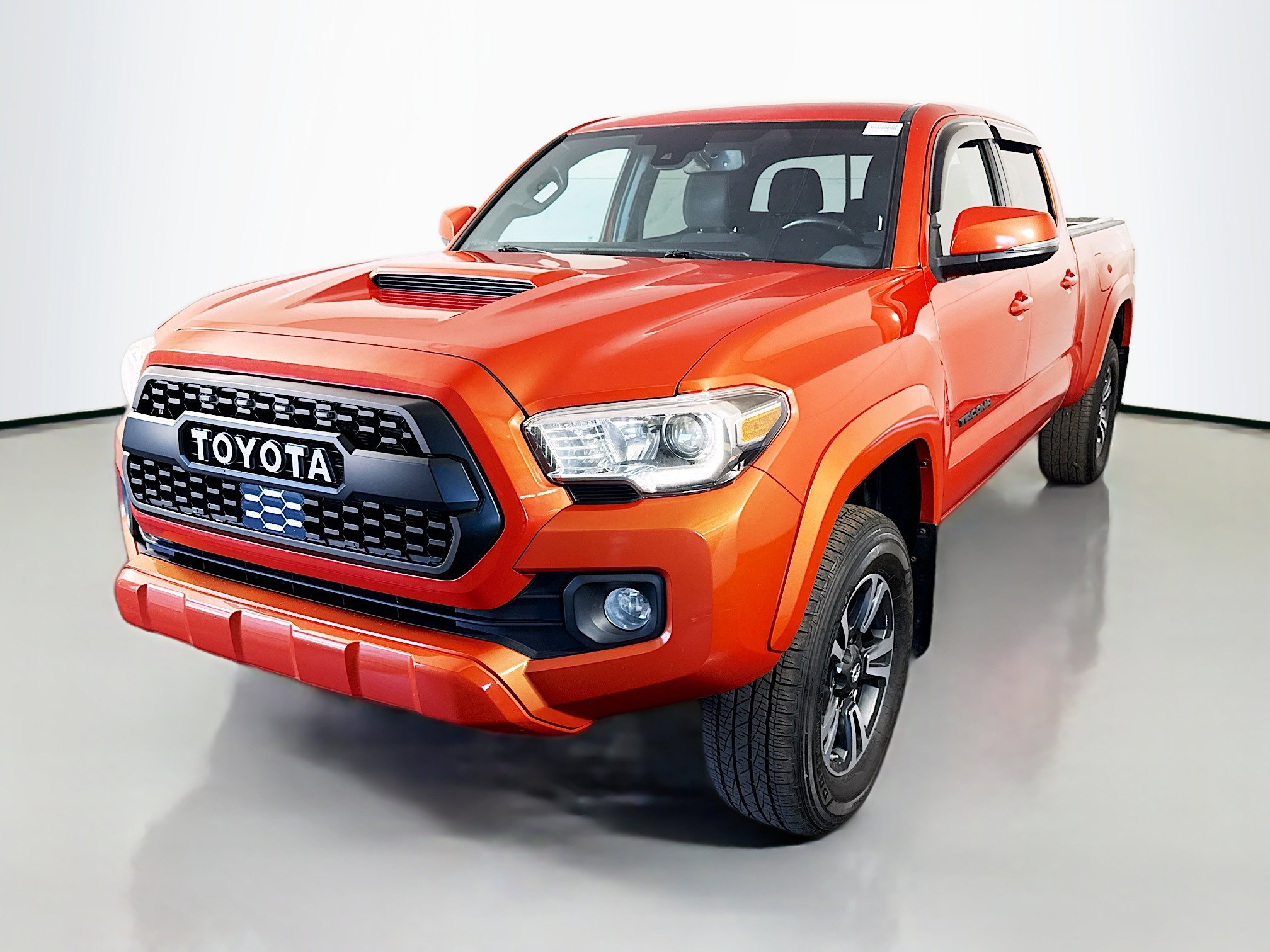 Used 2018 Toyota Tacoma SR5 image 4