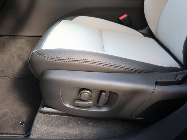 New 2025 Land Rover Range Rover Velar Dynamic SE image 17