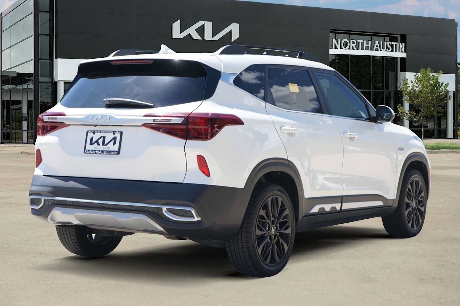 Certified 2022 Kia Seltos Nightfall Edition AWD/4WD image 5