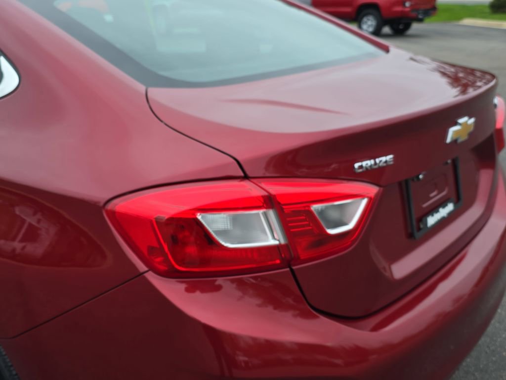 Used 2017 Chevrolet Cruze LT FWD image 35