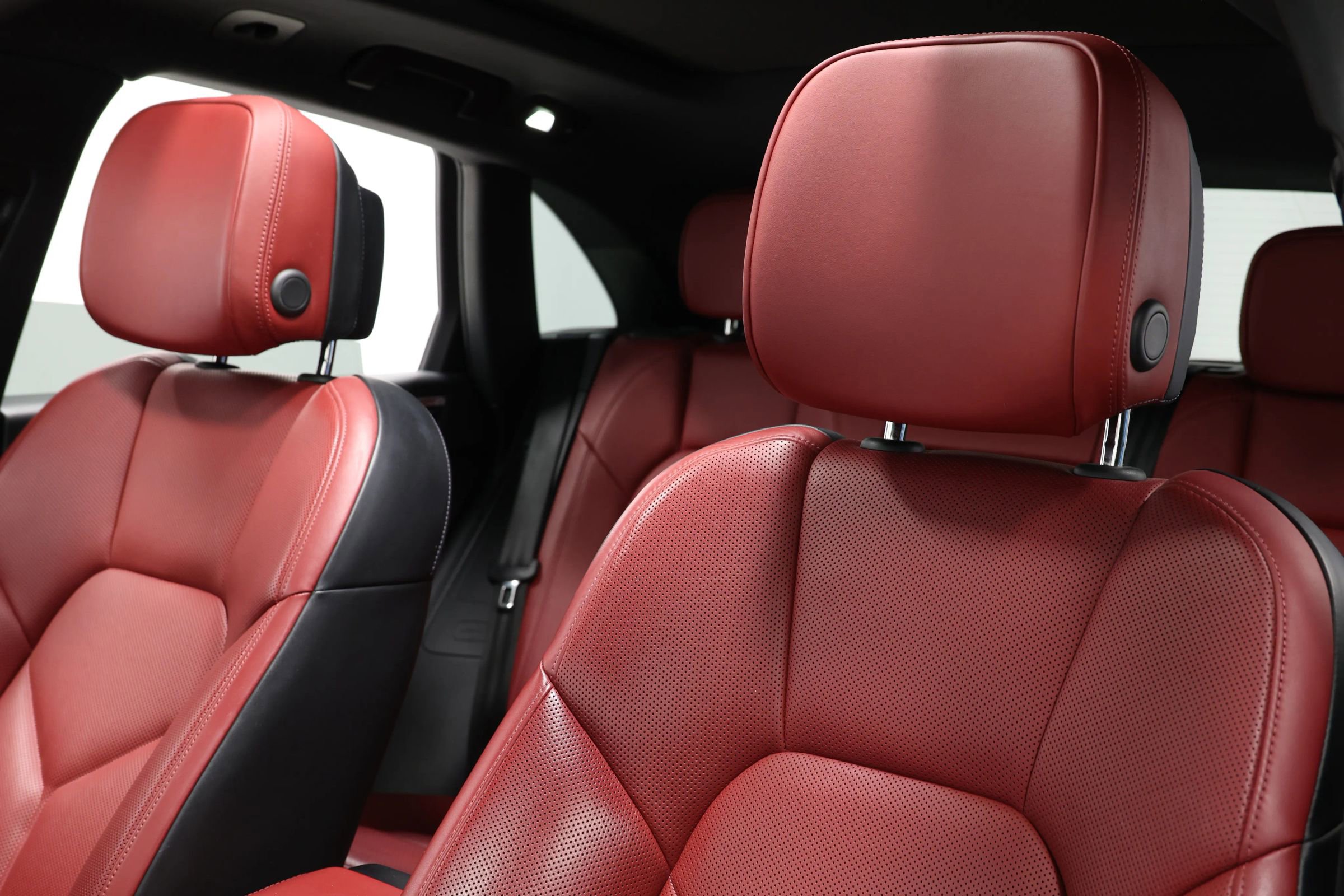 Used 2022 Porsche Macan image 16