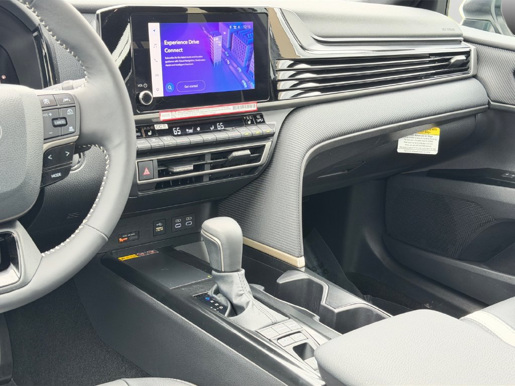 Used 2026 Toyota Camry SE w/ Convenience Package FWD image 14