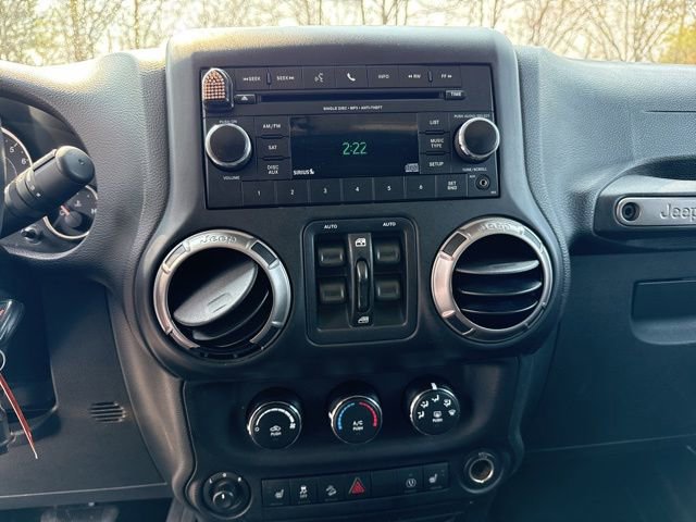 Used 2018 Jeep Wrangler Unlimited Altitude image 16