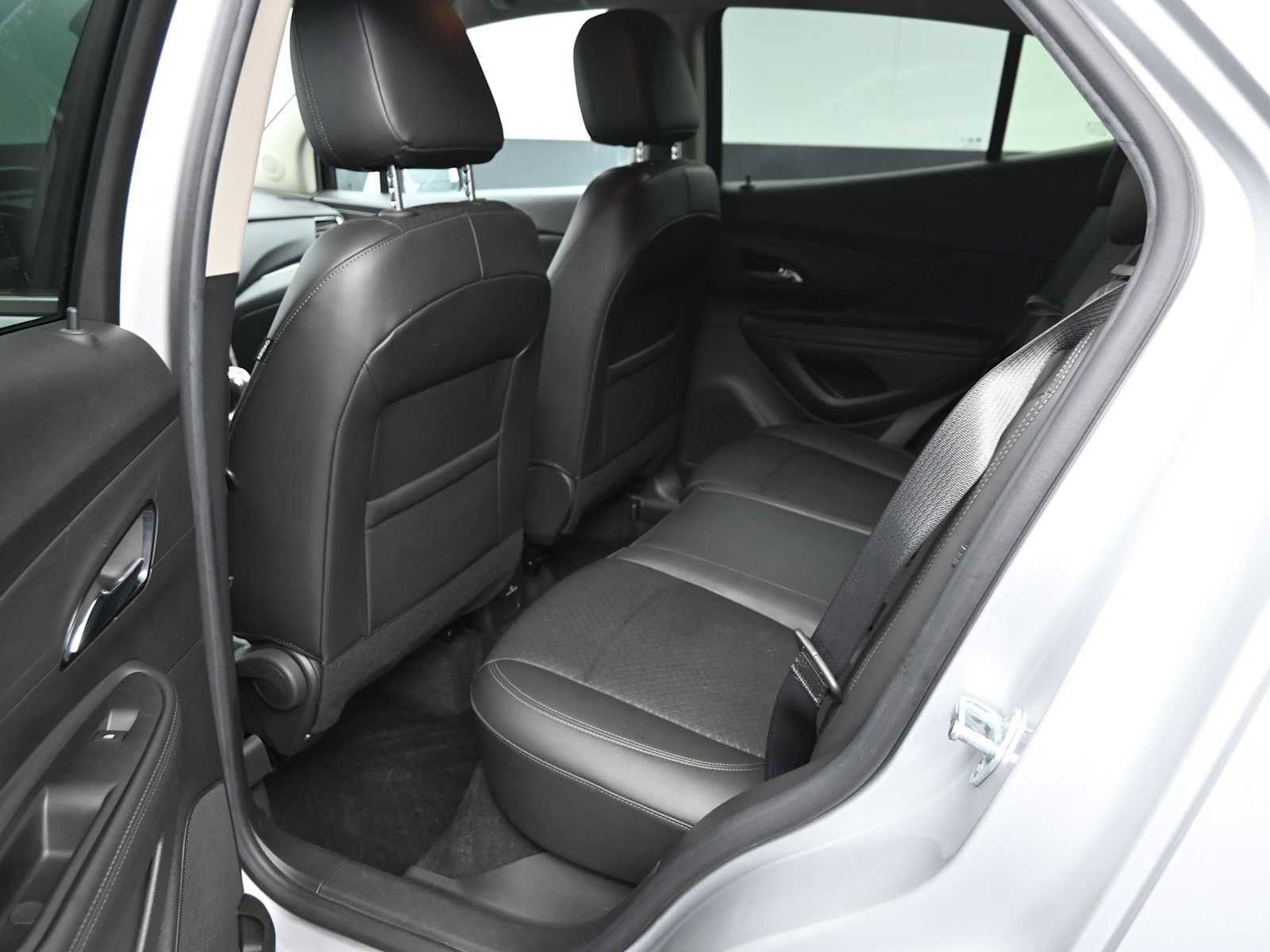 Used 2022 Buick Encore Preferred w/ Safety Package AWD/4WD image 35