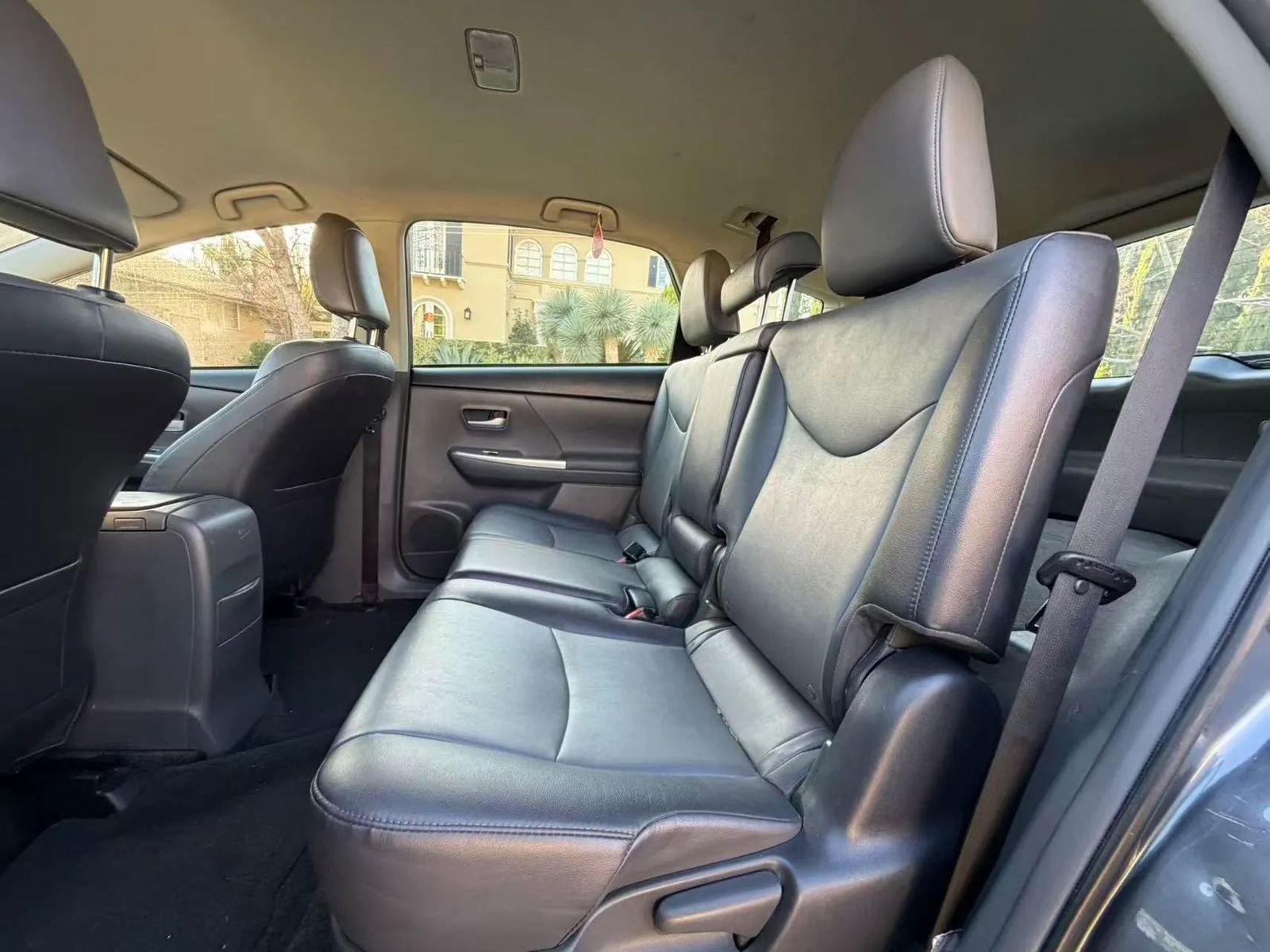 Used 2012 Toyota Prius V Five image 10