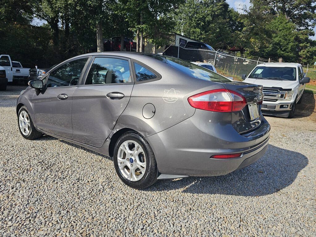 Used 2014 Ford Fiesta SE w/ Comfort Package FWD image 3