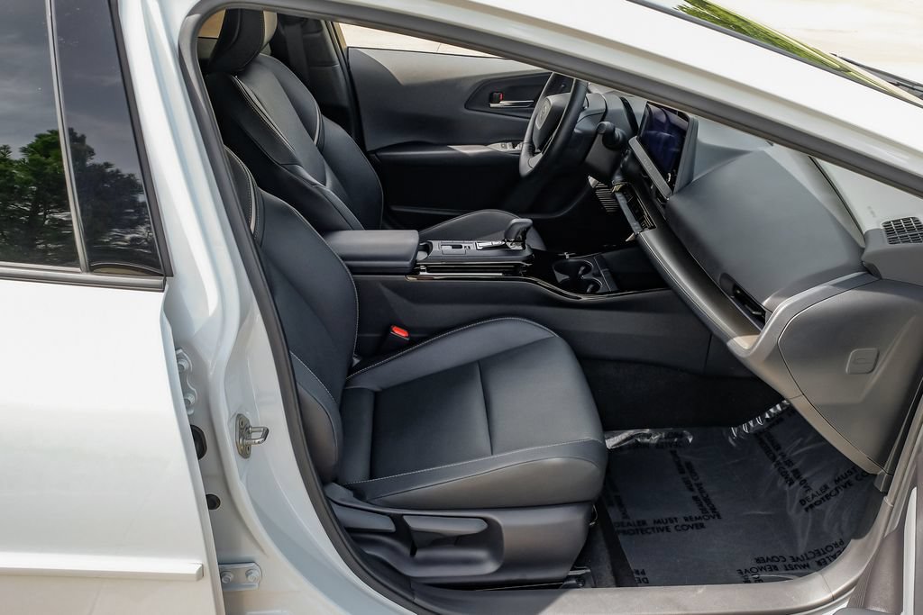 Used 2024 Toyota Prius Limited w/ Limited Premium Package FWD image 37
