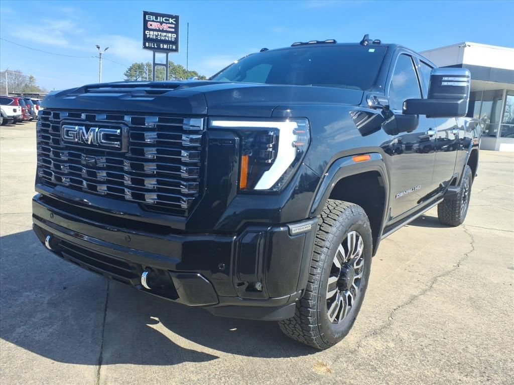 Used 2025 GMC Sierra 2500 Denali Ultimate w/ Max Trailering Package image 3