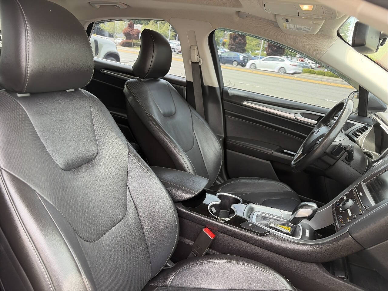 Used 2016 Ford Fusion Titanium AWD/4WD image 20