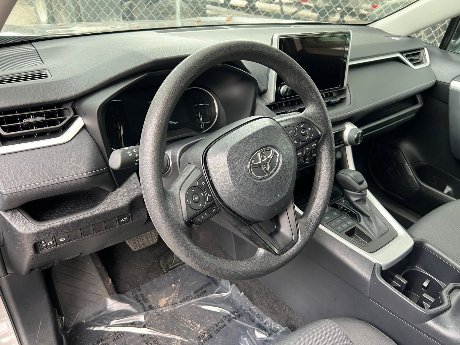 Used 2025 Toyota RAV4 XLE image 29