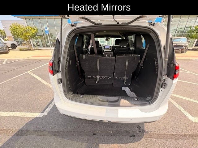 Used 2025 Chrysler Pacifica Select FWD image 15