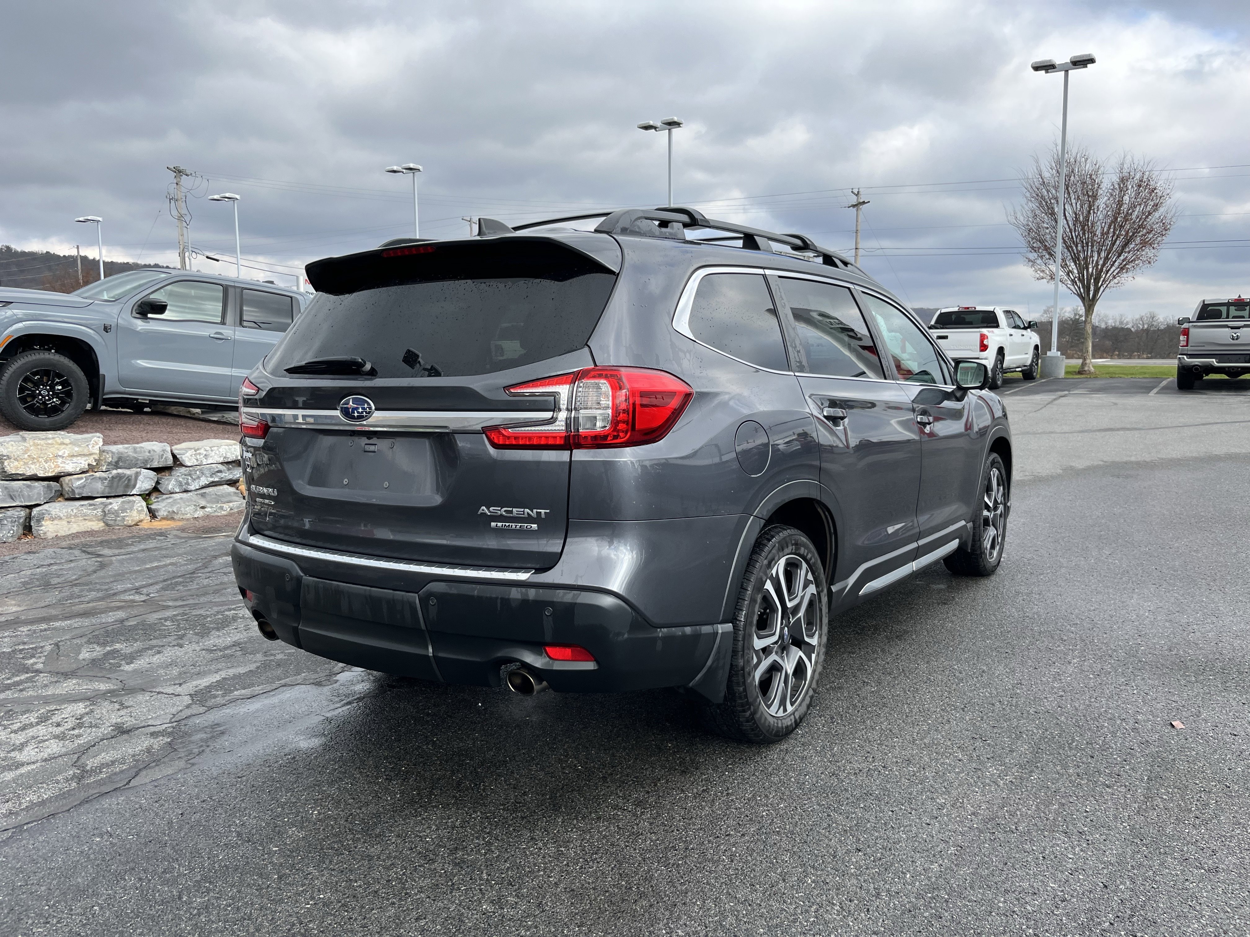 Used 2023 Subaru Ascent Limited w/ Technology Package video 3