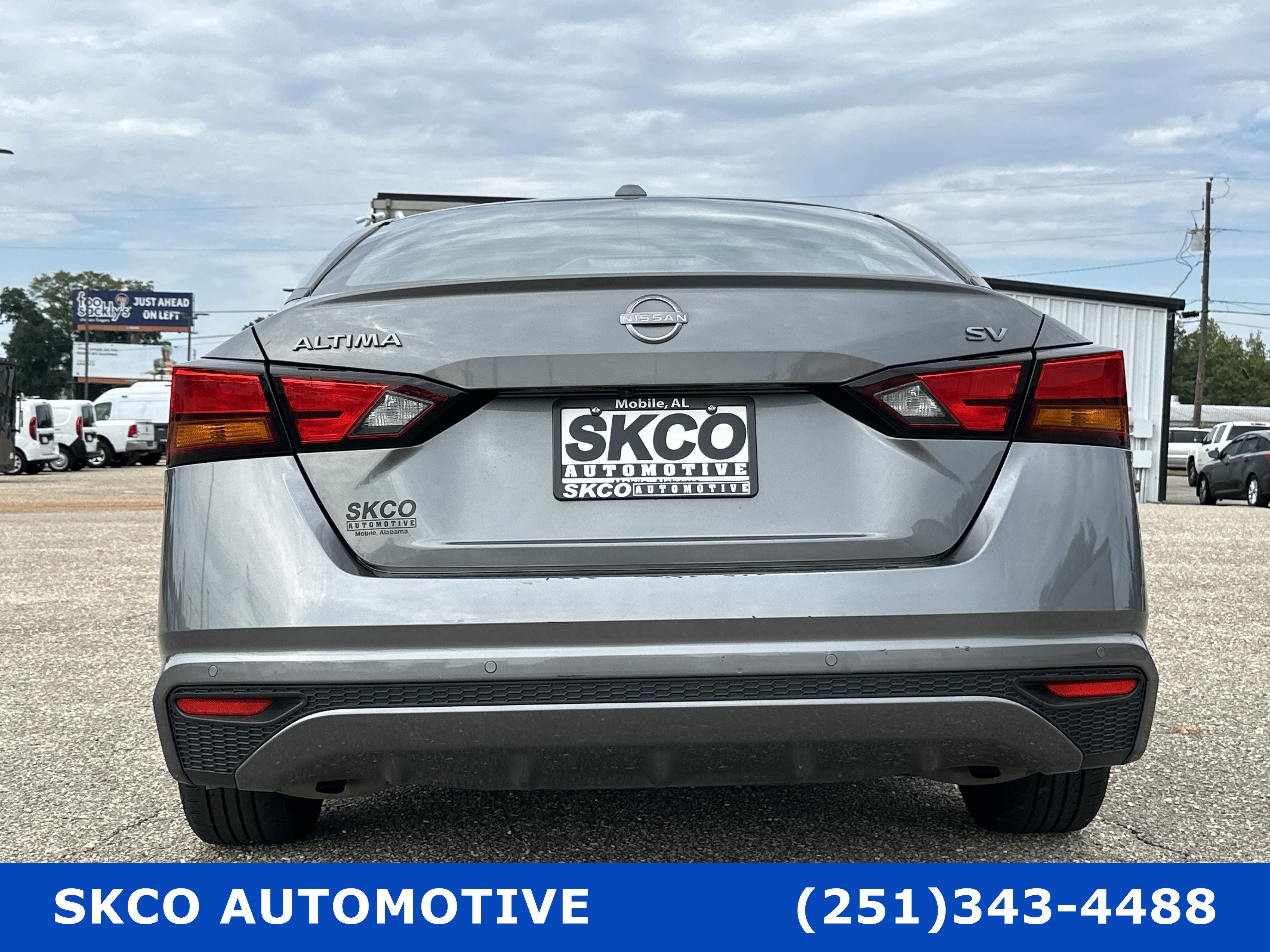 Used 2023 Nissan Altima 2.5 SV FWD image 4